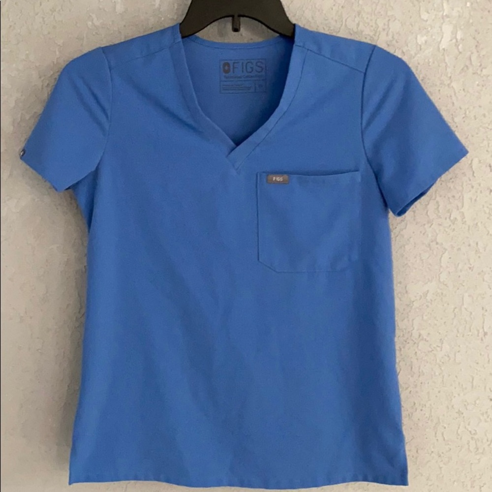 Catarina top xs and bottom is s petite